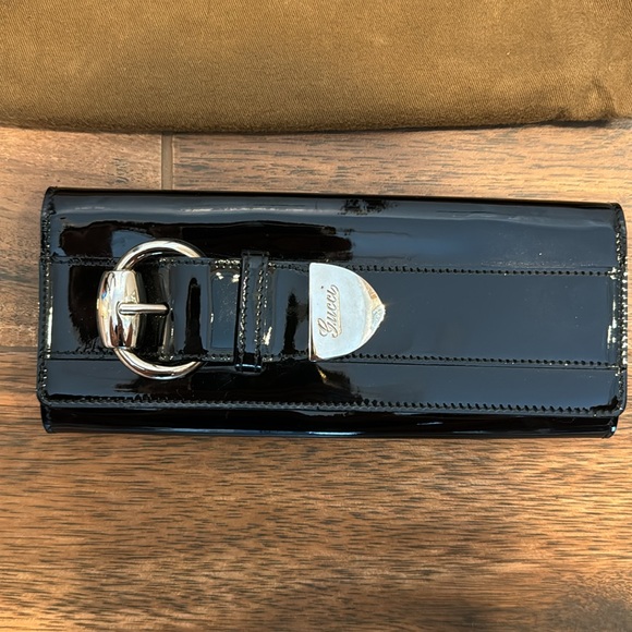 Gucci patent black clutch with dust bag - Picture 2 of 6